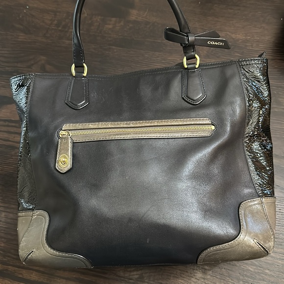 Coach poppy - Picture 1 of 17